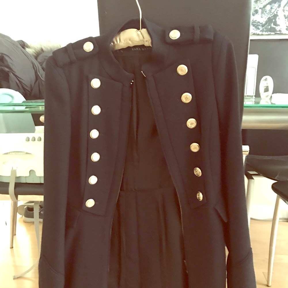 Women’s Zara coat with buttons: Kate Middleton